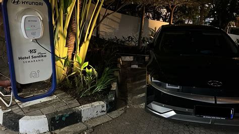 Hyundai Hotel Santika Semarang EV Charger Hotel Santika Premiere