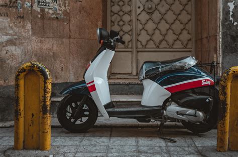 Reasons Why Scooters Are The Best Choice For Commuting In The