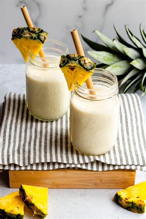 Pina Colada Smoothie • Daisybeet