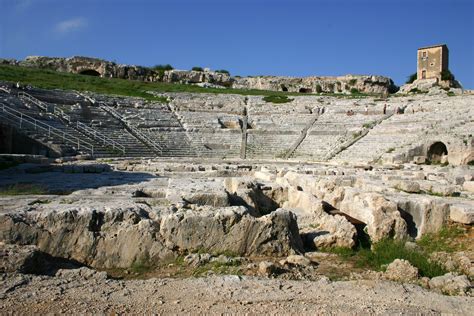 Private Archaeological Tour of Siracusa with a Local Tour Guide