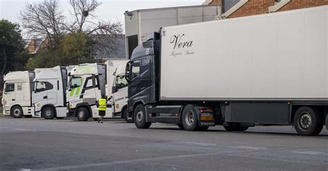 Los Transportistas Suspenden El Paro Indefinido Tras Dos Jornadas De