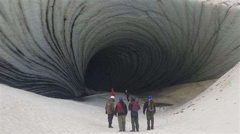 Un Turista Muere Aplastado Por Una Gran Masa De Hielo En Una Cueva En