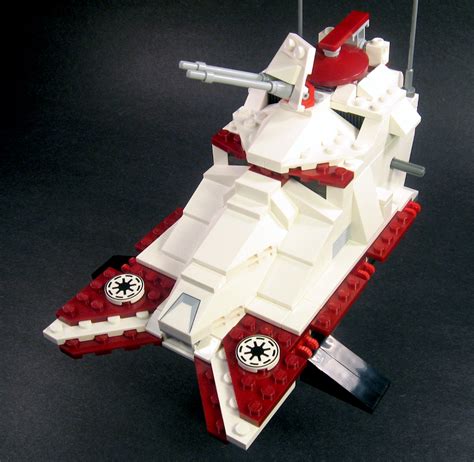 Review 7679 Republic Fighter Tank FBTB