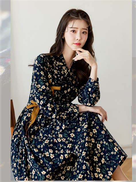 Modern Hanbok Dress Woman Female Korea Hanbok Dress Casual Daily Navy Flower Fleece Fall Winter