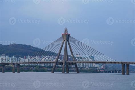 Sunset View of Han River in Seoul, Olympic Bridge 10517997 Stock Photo ...