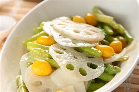 立秋吃這道「百合蓮藕蘆筍」潤肺去燥！營養蔬食快炒上桌 食譜自由配 自由電子報