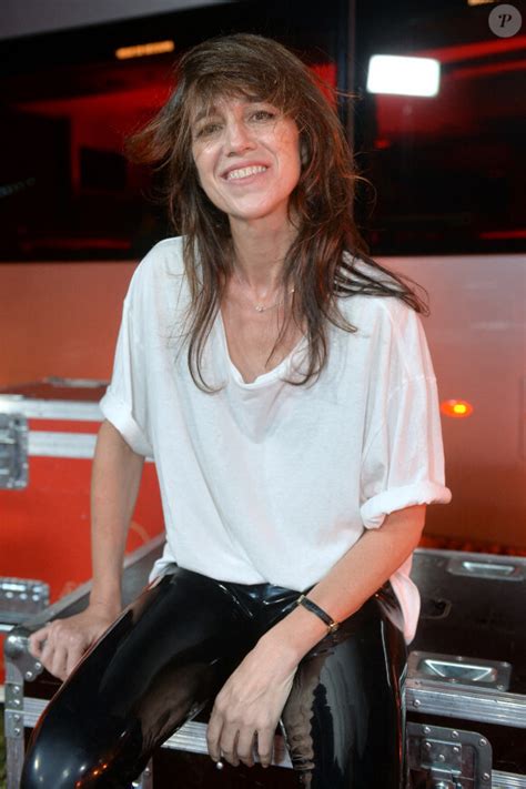 Photo Exclusif Backstage Charlotte Gainsbourg Lors Du Festival