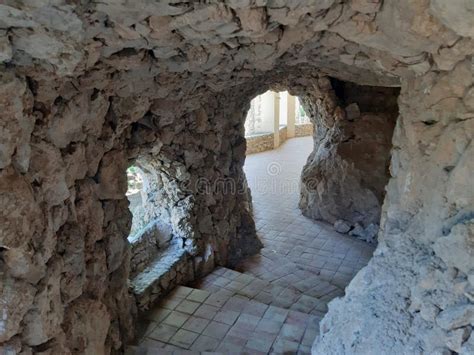 Taormina Scale Di Accesso Al Seminterrato Della Casa Sull Isola Bella