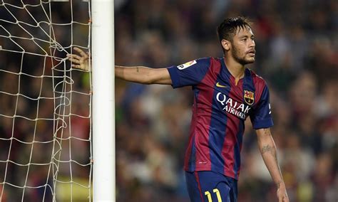 Neymar é o 16º na lista da Forbes os 100 atletas mais bem pagos