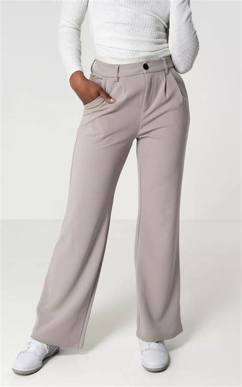 Basic Wide Leg Broek Taupe Guts Gusto GUTSGUSTO