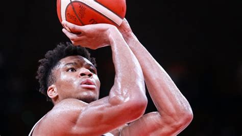 Giannis Antetokounmpos Brother Kostas Signs A Contract With Chicago