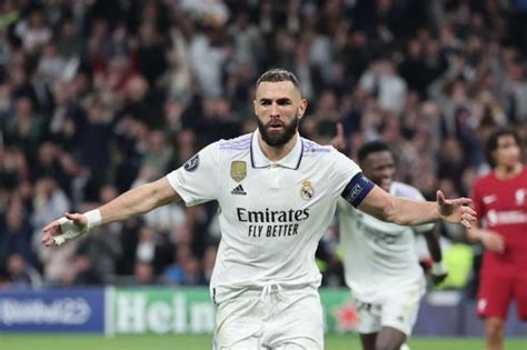 رحيل كريم بنزيما عن ريال مدريد 14 عامًا من الإنجازات والتأثير الكبير