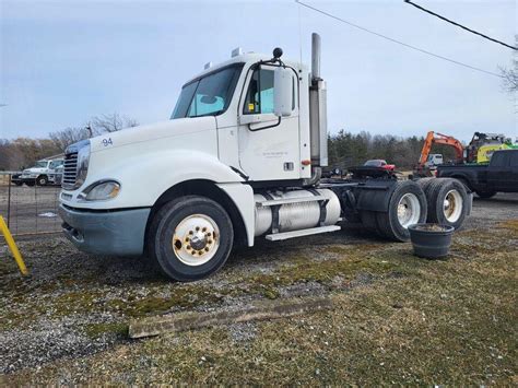 2004 Freightliner Conventional Columbia Daycab For Sale