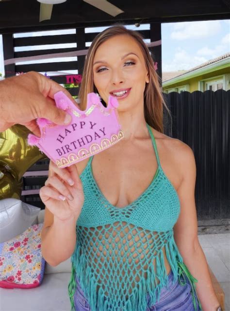 Mofos Saving Layna Landry S Party By Mofos The Porn Buzz