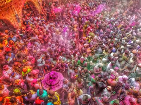 Holi at Banke Bihari Temple | Smithsonian Photo Contest | Smithsonian Magazine