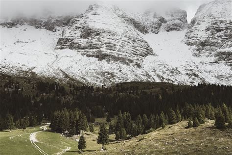 Z Mangartskega sedla pod Montaž – vselepoinprav.si