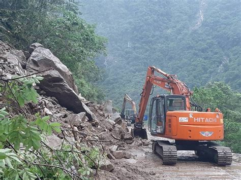 中橫公路東段坍方災點搶修 預計上午11時恢復通行 地方 中央社 Cna