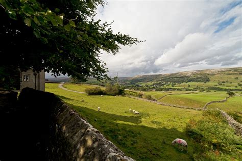 Yha Grinton Lodge Hostel Group Accommodation Richmond Yha Schools