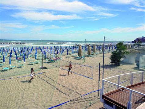 Termoli Si Masturba Sulla Spiaggia Turiste Scioccate Primopiano Molise