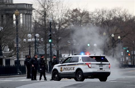 Woman Drives Car Into White House Security Barrier Wsj