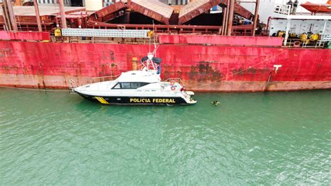 A Gazeta PF apreende 35 kg de cocaína em casco de navio em porto na Serra