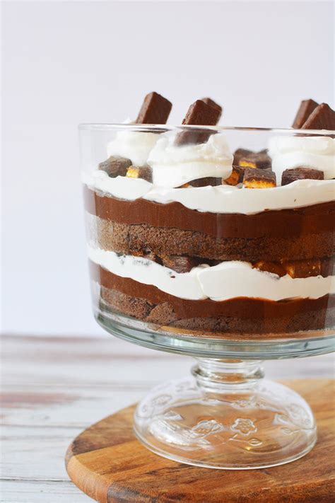 Layered Chocolate Trifle Recipe Pudding Cookies Cream