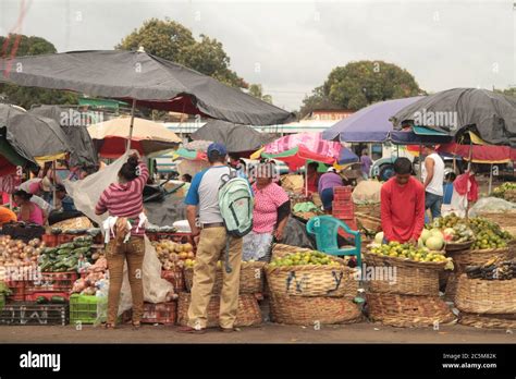 selling fruit and vegetables at Masaya market, Nicaragua Stock Photo ...