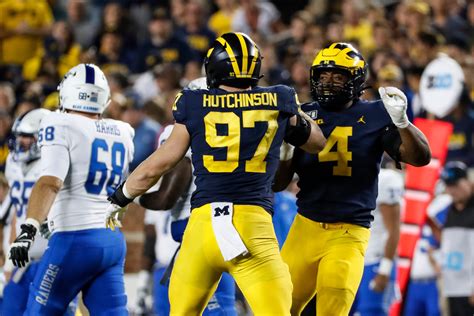 Michigan DE Aidan Hutchinson frustrated with B1G commissioner, UM president: 'I'm just infuriated'