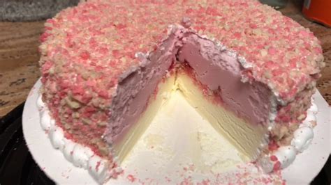 How To Make Strawberry Crunch Ice Cream Cake Cake Walls