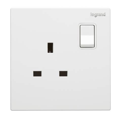 Galion 1 Gang Bs Switched Single Pole Socket Outlet 13a White 282432 3414971142541 Legrand