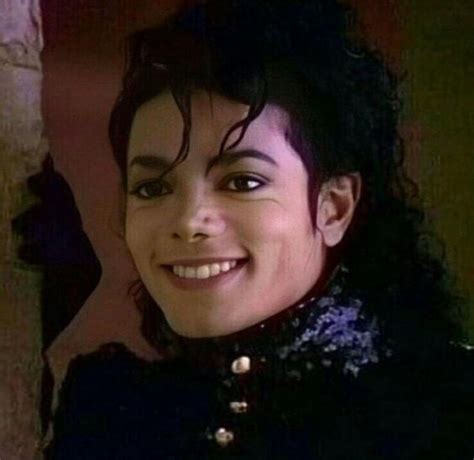 Pin By Samantha Engles On Michael Jackson Michael Jackson Photoshoot Michael Jackson Smile