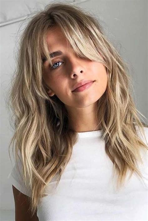 25 coupes de cheveux envoûtantes qui affinent le visage Medium length