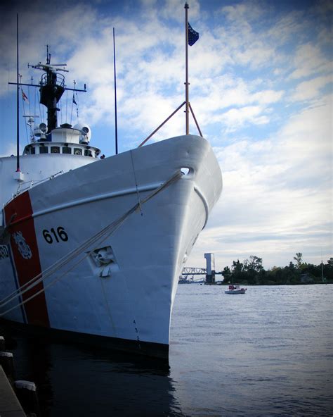 Uscg Cutter Diligence Uscg Cutter Diligence In Wilming Flickr