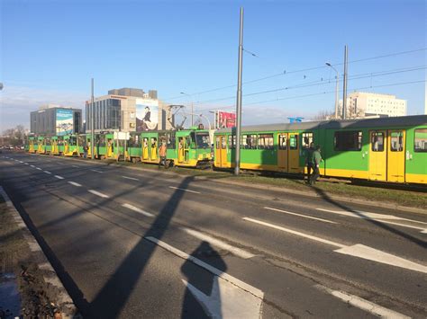 Wykolejenie Tramwaju Przy Rondzie Rataje Wstrzymany Ruch I Komunikacja