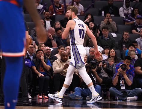 Kings Domantas Sabonis Suspended For Bumping Official Reuters