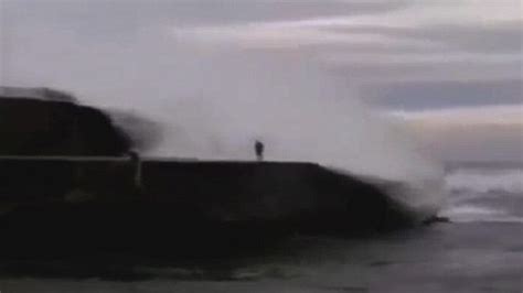 Chilling Video Of Man S Final Moments As He Is Swept Into The Ocean By