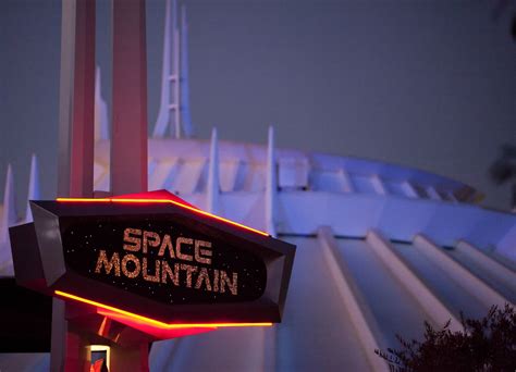 Space Mountain Fechou Para Uma Extensa Reforma Previs O De Reabrir