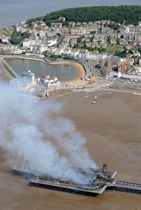 Weston-super-Mare pier fire – LandmarkLocation.com