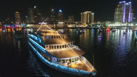 Tampa Riverwalk Lighted Boat Parade – Tampa Aerial Media : Tampa Aerial ...