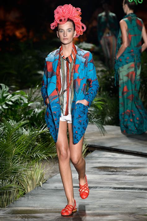 Coleção Ronaldo Fraga SPFW Verão 2013 RTW Desfiles FFW