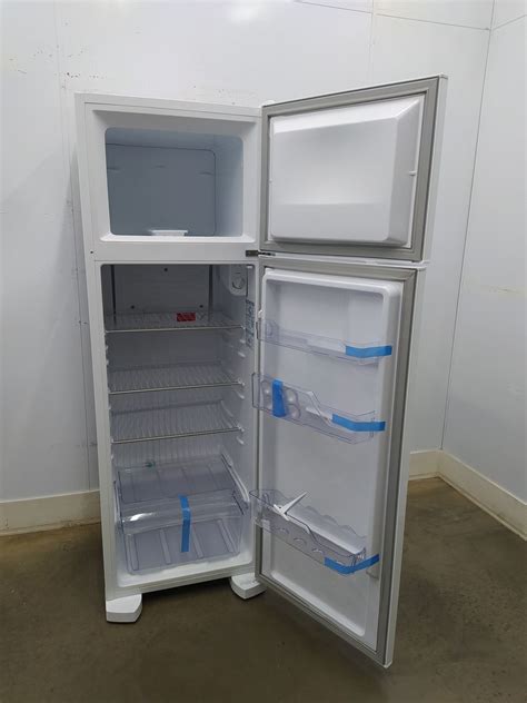 Refrigerador Electrolux Dc A Duas Portas Cycle Defrost L Dc A