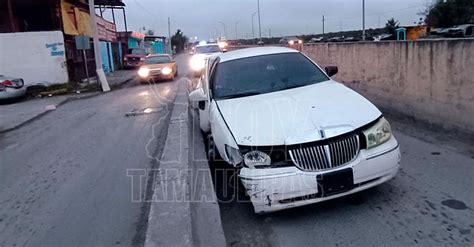 Hoy Tamaulipas Tamaulipas Abandonan Auto Tras Chocar Contra Muro En