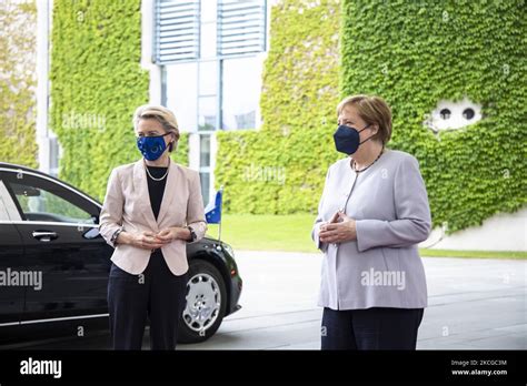 Ursula von der leyen merkel hi-res stock photography and images - Alamy