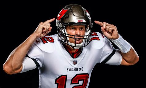 Yep, Tom Brady in a Tampa Bay Buccaneers jersey looks weird - mlive.com