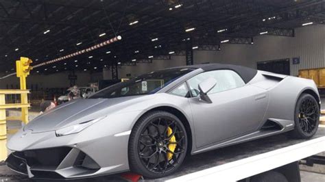 Sorpresa En Ezeiza Llegó En Avión Un Lamborghini Huracan Evo Spyder Radio Don