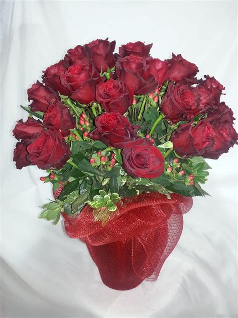 Flower Shop Cayman Rosies Roses Certified Floral Designer