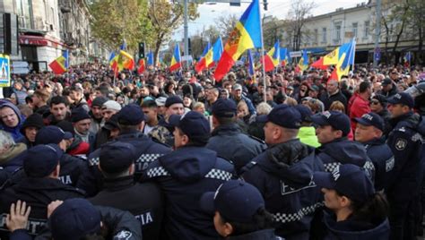 Moldova Members Of Banned Pro Russia Party Allowed To Run In Elections