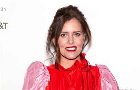 Hot Sexy Ione Skye Bikini Pics