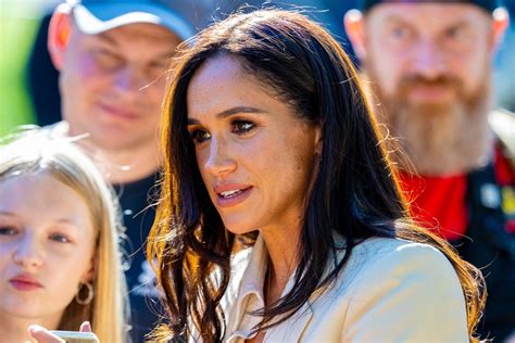 Meghan Markle La Femme Du Prince Harry Dans Lobligation De Mettre