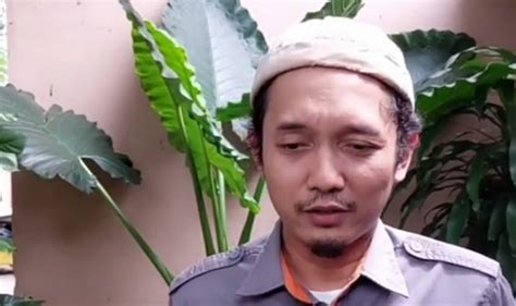 Viral Seorang Guru Dipecat Usai Lontarkan Kata Maneh Di Akun Ig